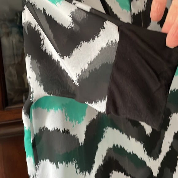 Women’s Size Small Sheer Short Sleeve Blouse - Picture 4 of 5